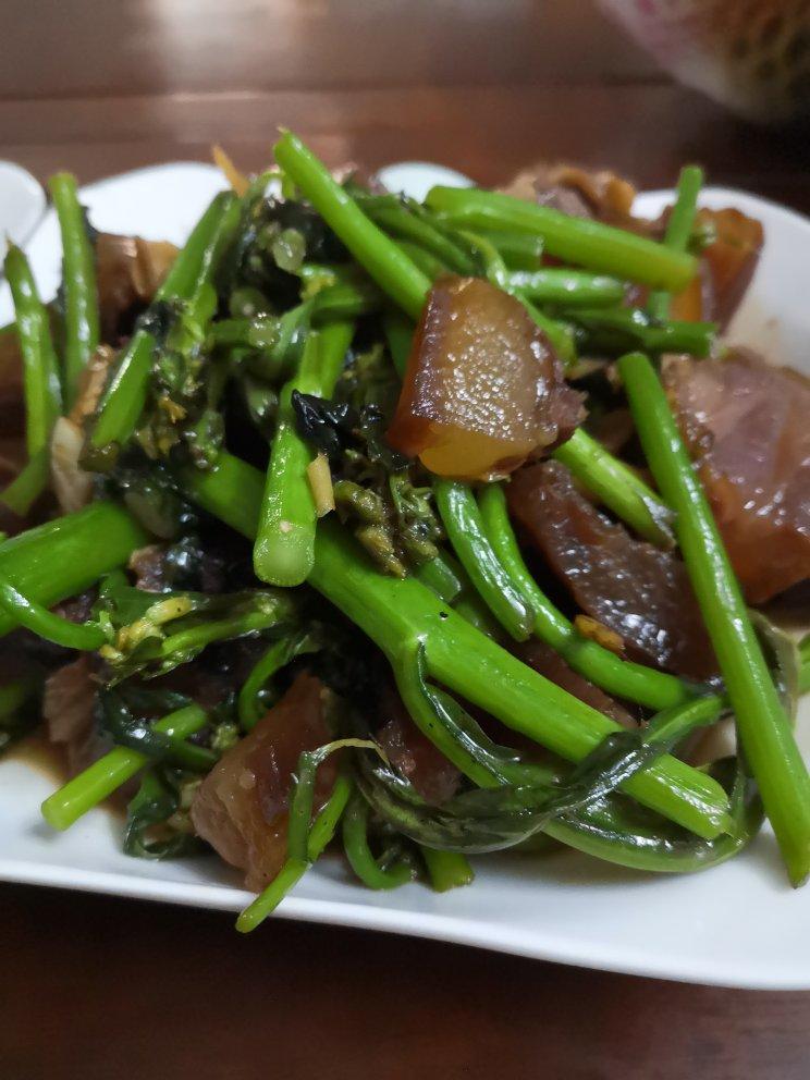 腊肉炒芥蓝