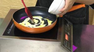 红椒焗烤饭的做法 步骤2