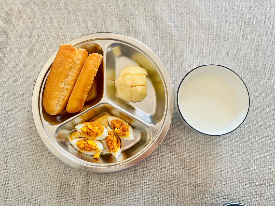 小学生糊弄学早餐