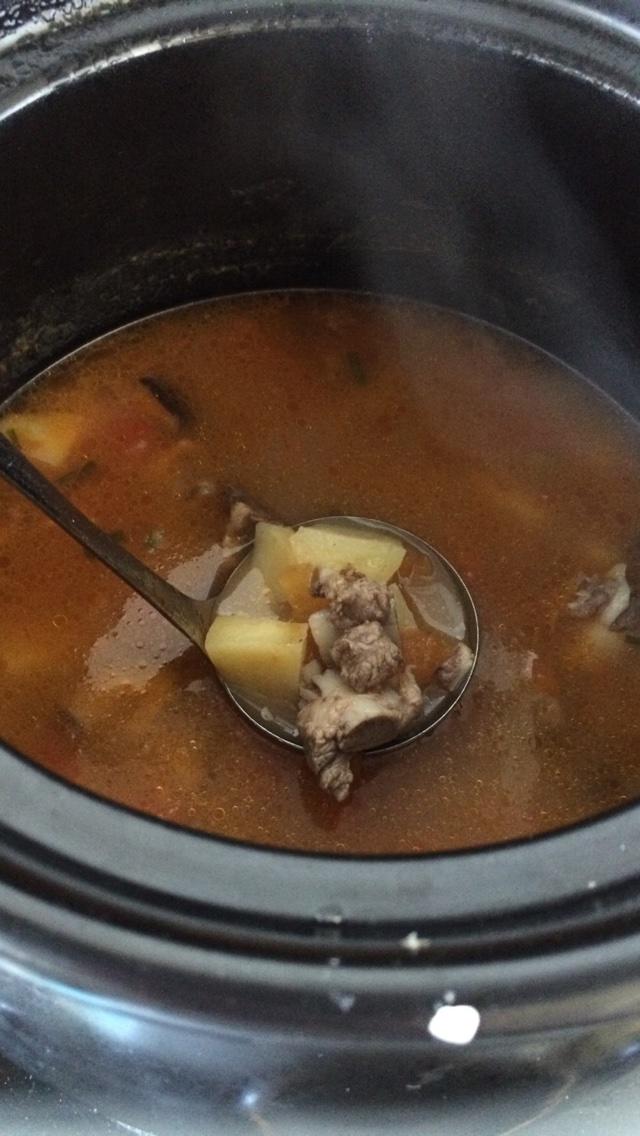 番茄土豆蘑菇汤的做法