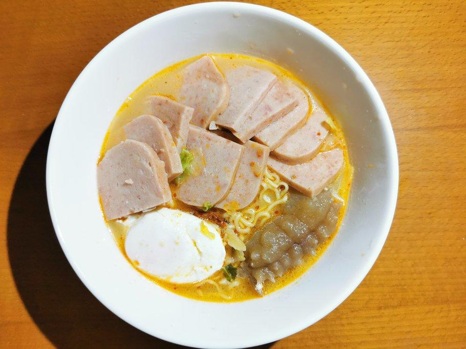 午餐肉番茄鸡蛋方便面