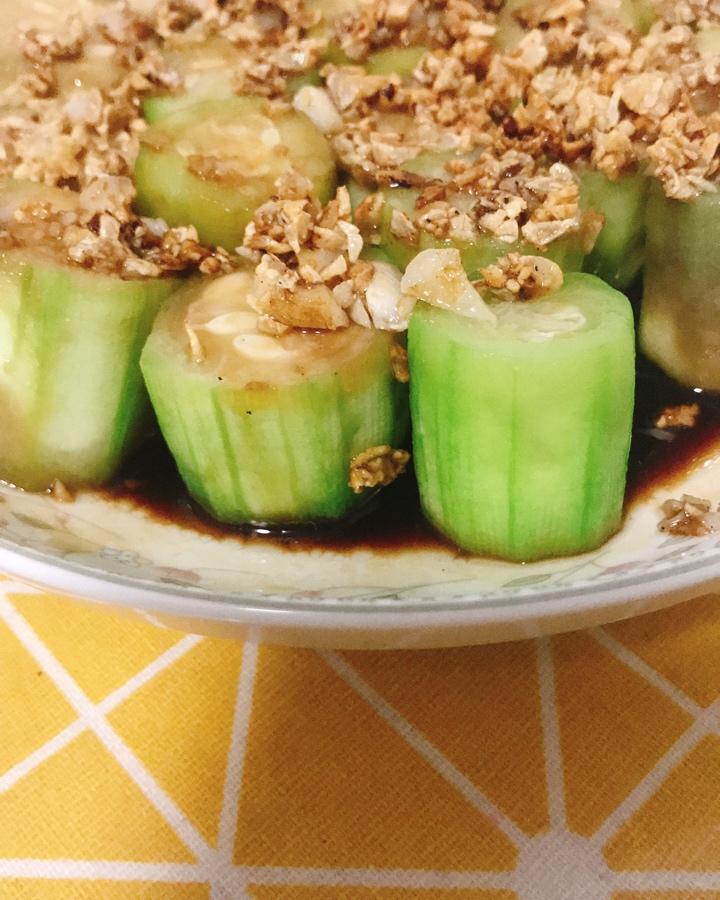 只需要五分钟就可以的美味蒜蓉蒸丝瓜