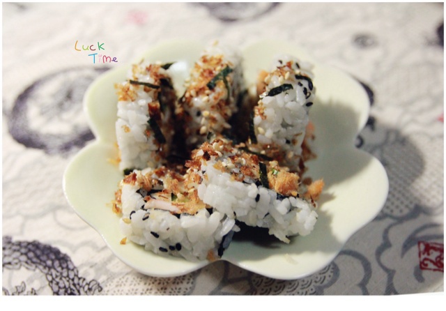 柴鱼花金枪鱼翻转寿司