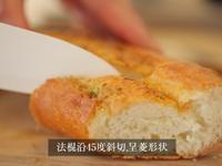 意式牛油果蒜末面包－视频【没牌子】的做法 步骤4