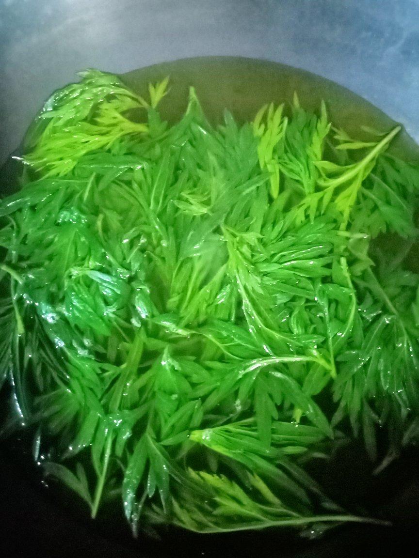 清明必吃的艾草青团