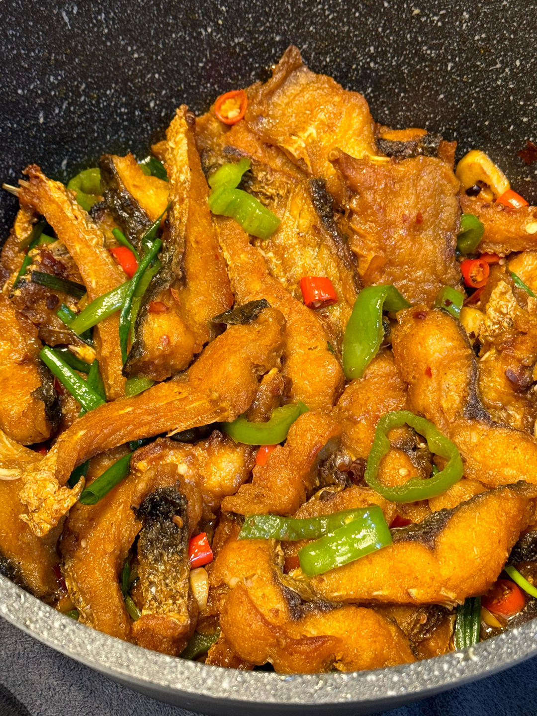 朋友建议我开个小馆子😅😅香辣鱼块太香了🔥