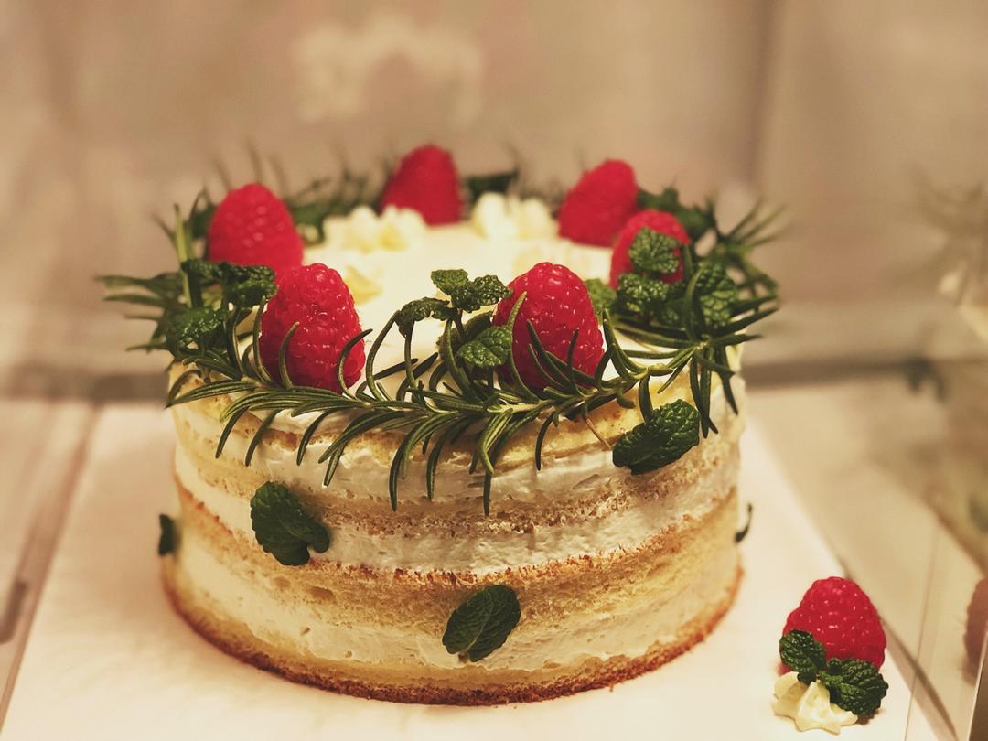 圣诞“裸蛋糕”