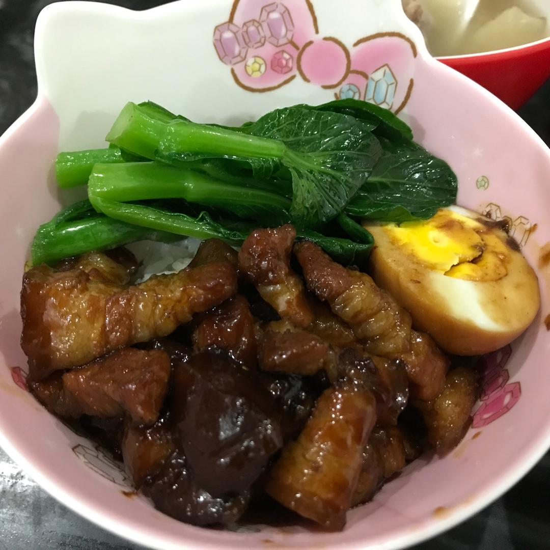 洋葱酥卤肉饭