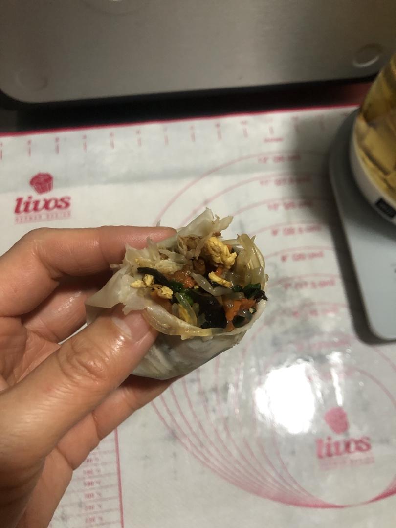 👩‍🍳春饼～薄如纸🌱             京酱牛肉🐂丝➕🈴️菜