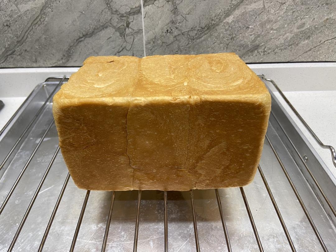 烫种鲜奶吐司
