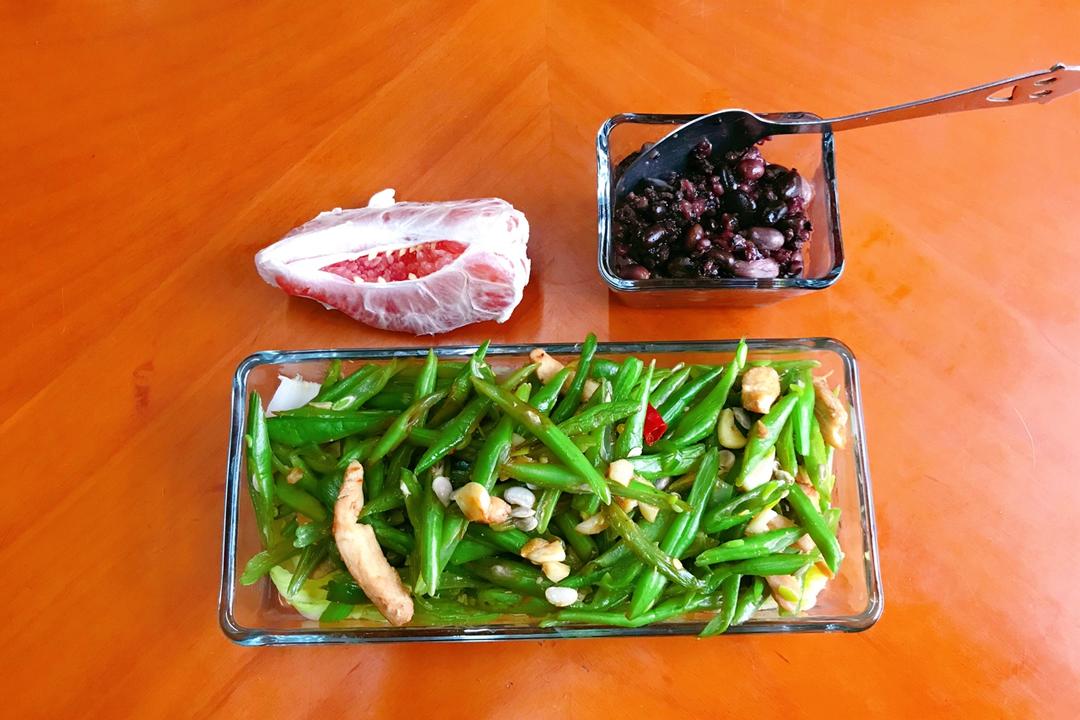 一人食_三黑燕麦豆粥