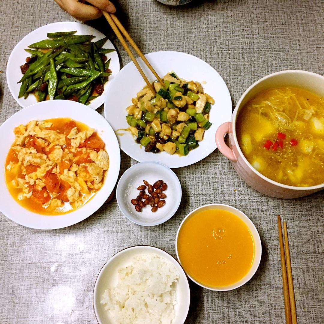 我家的一日三餐