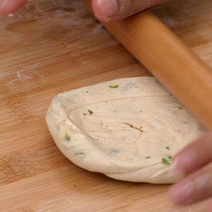 香酥椒盐葱油饼的做法 步骤5