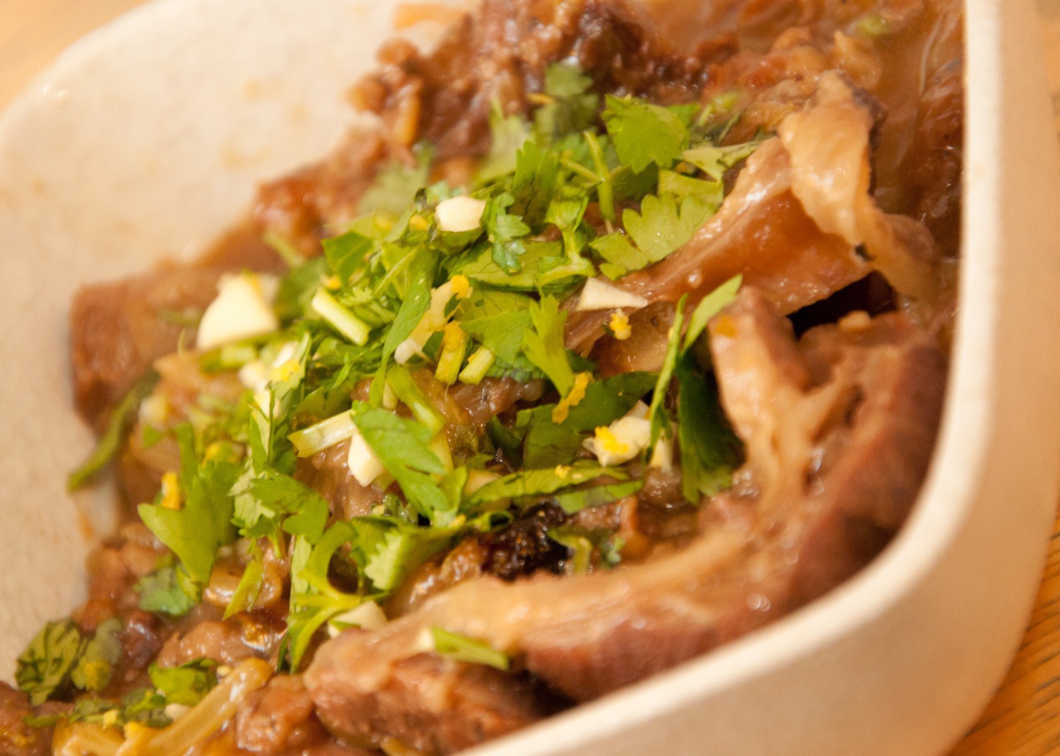 米兰式煨小牛胫配玉米糊