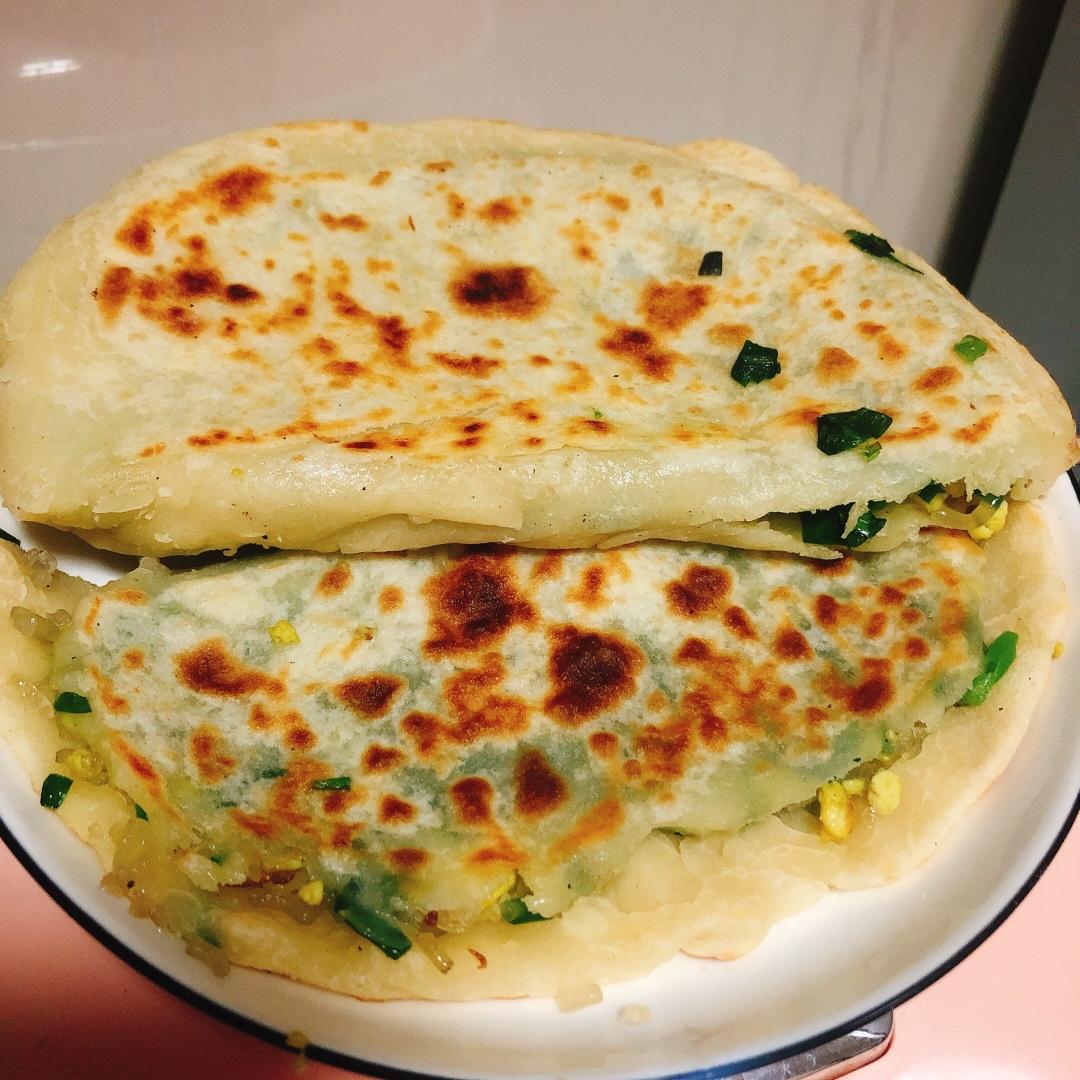 皮薄馅大～韭菜鸡蛋饼