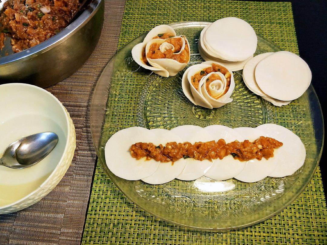 玫瑰花抱蛋虾饺