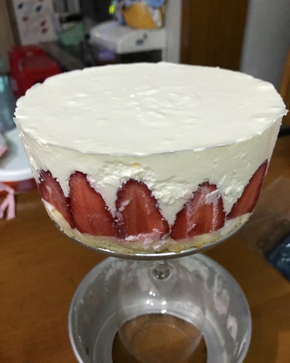 草莓益力多芝士蛋糕