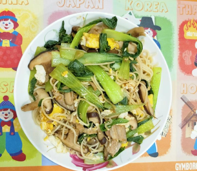 香菇油菜炒面的做法