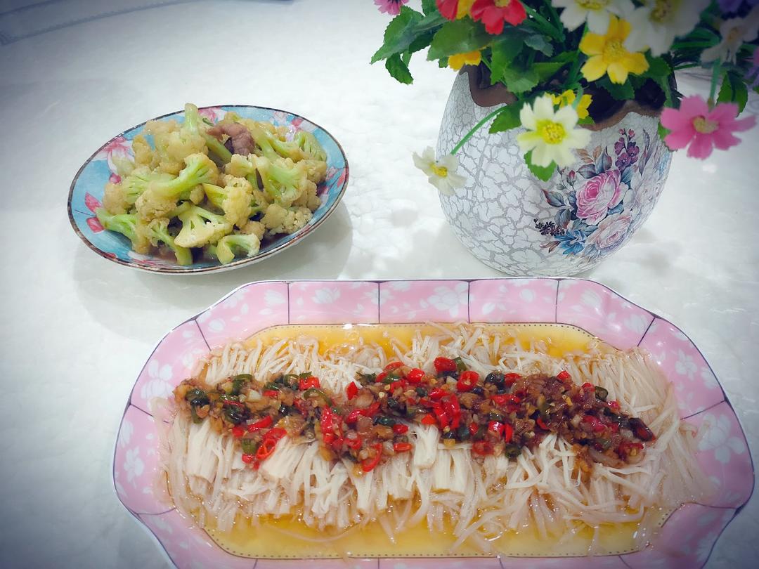 蒜蓉金针菇，简单快手的下饭神菜