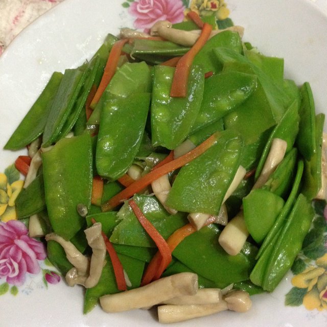 荷兰豆炒蘑菇