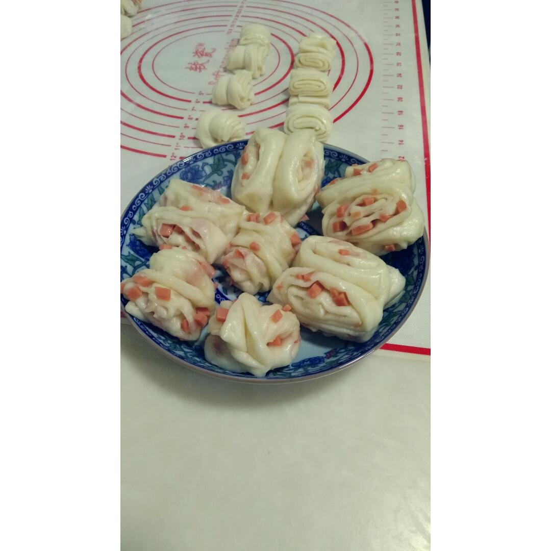 最好吃的火腿葱香花卷—附让葱不变黄的小窍门