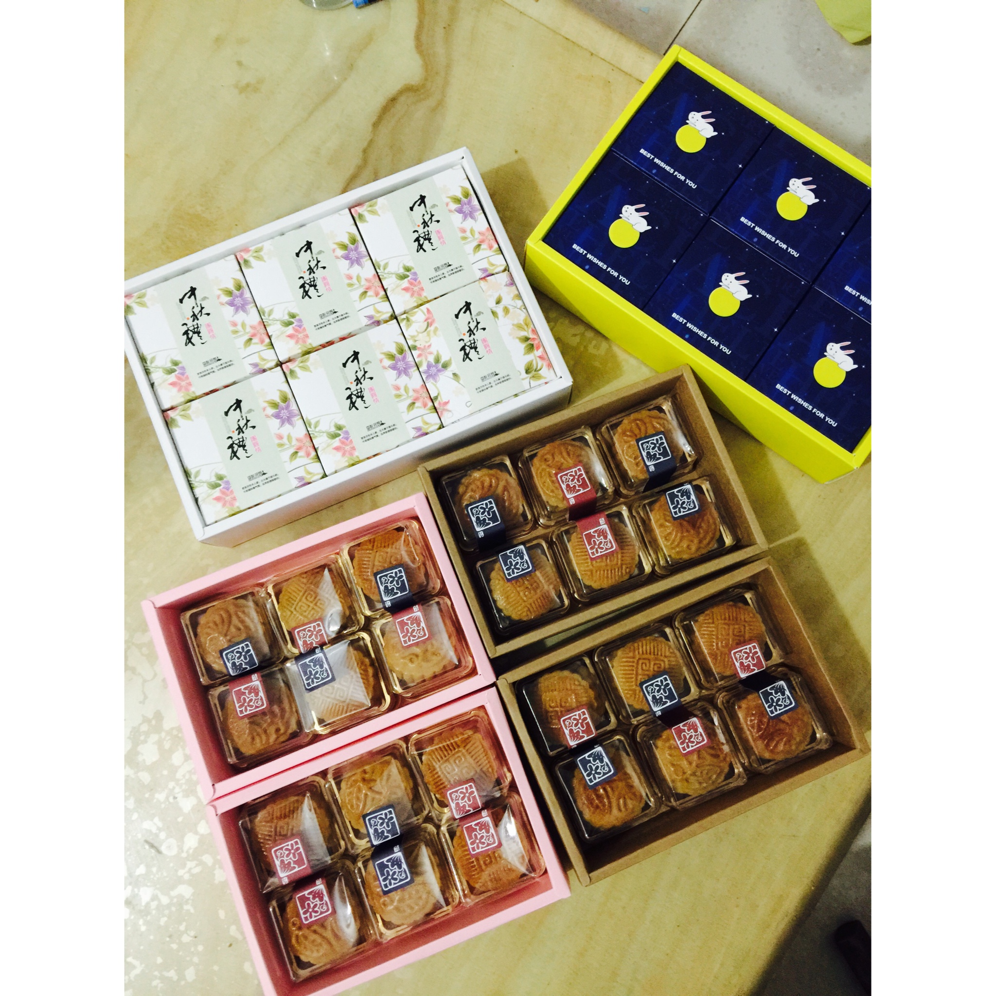广式月饼—蛋黄莲蓉月饼