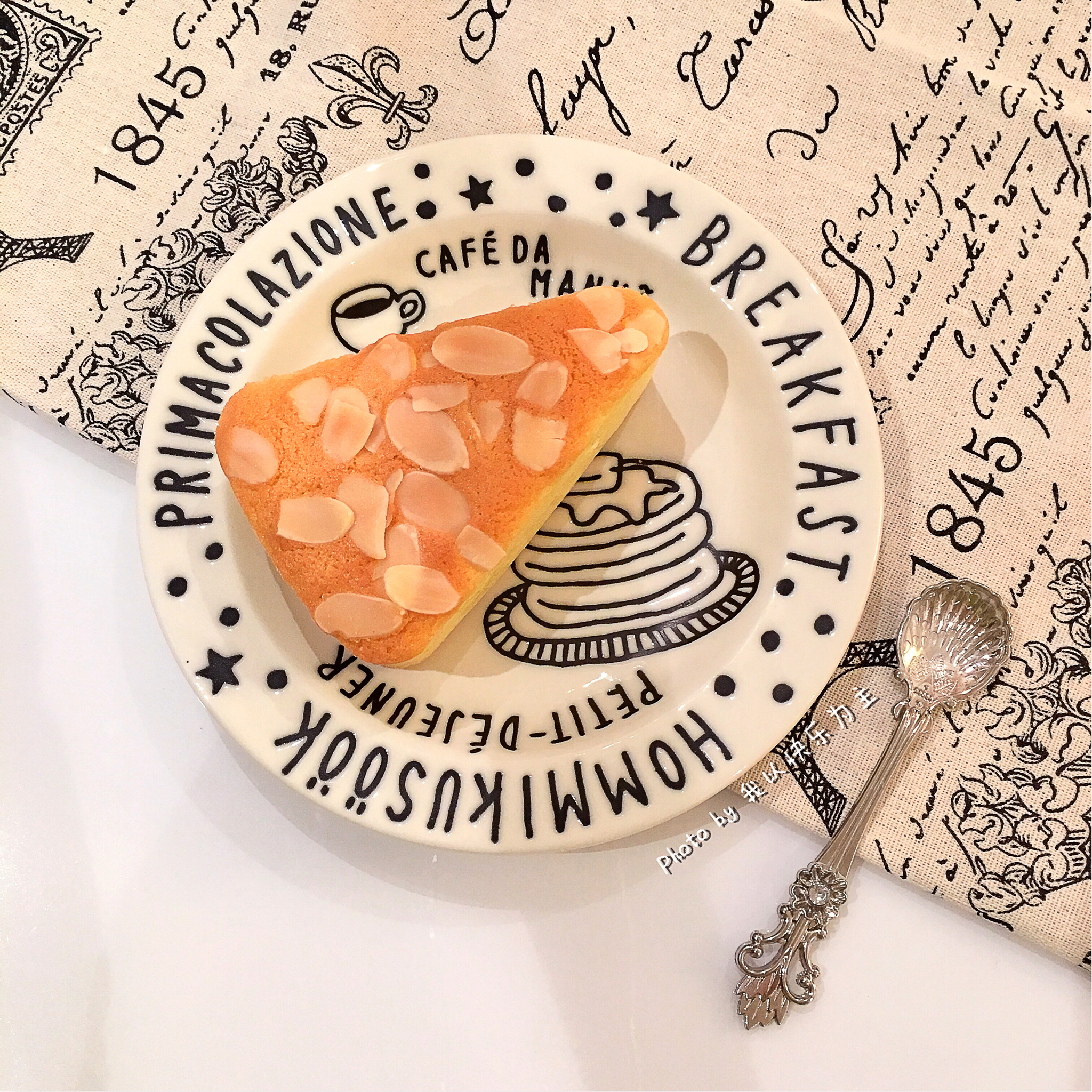 乐葵杏仁片海绵蛋糕