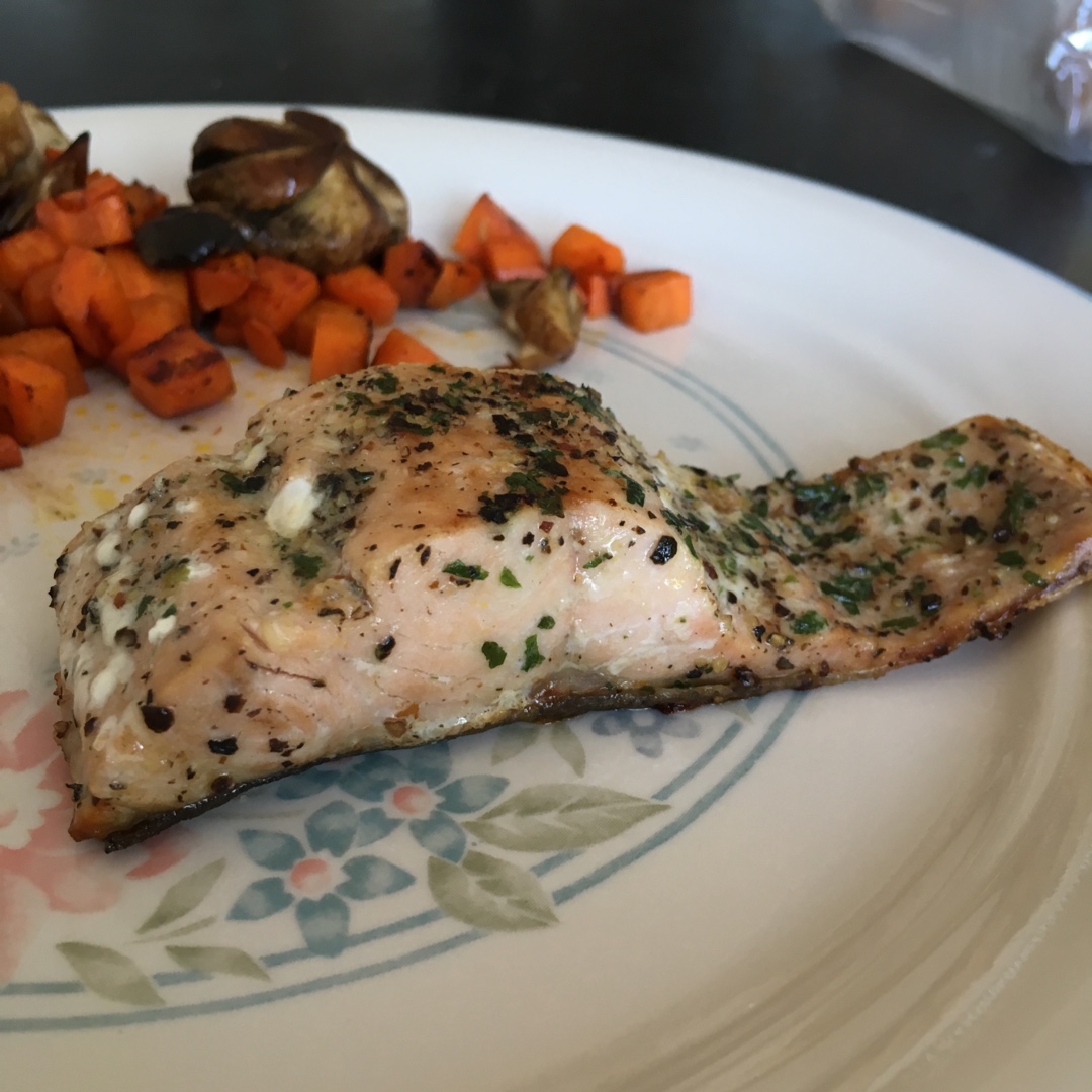 脆皮嫩肉——极致煎三文鱼