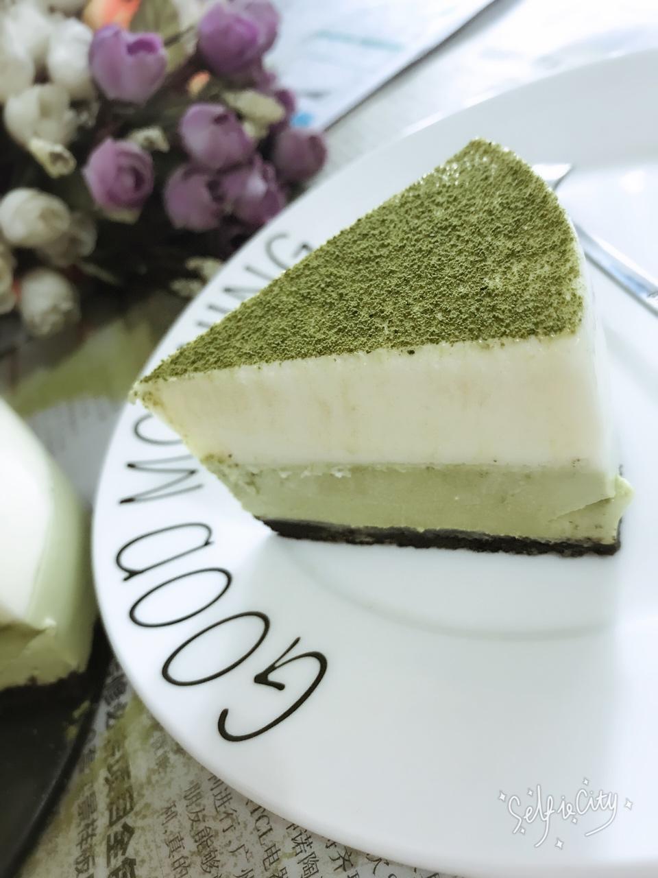 抹茶酸奶慕斯蛋糕