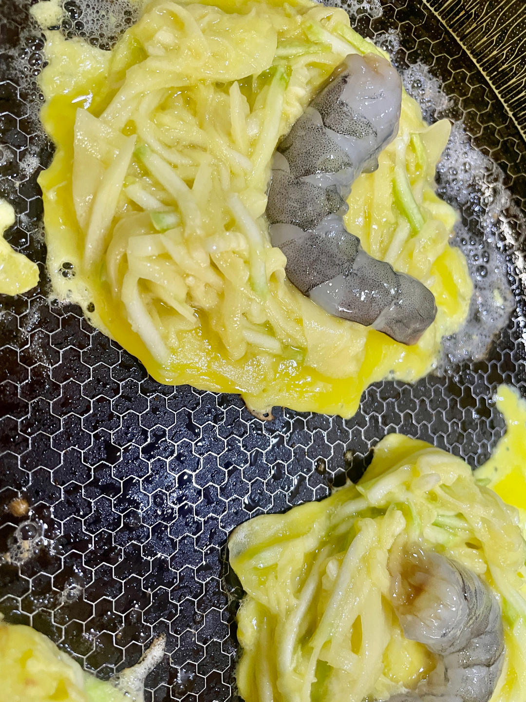 土豆鸡蛋饼的做法 步骤4