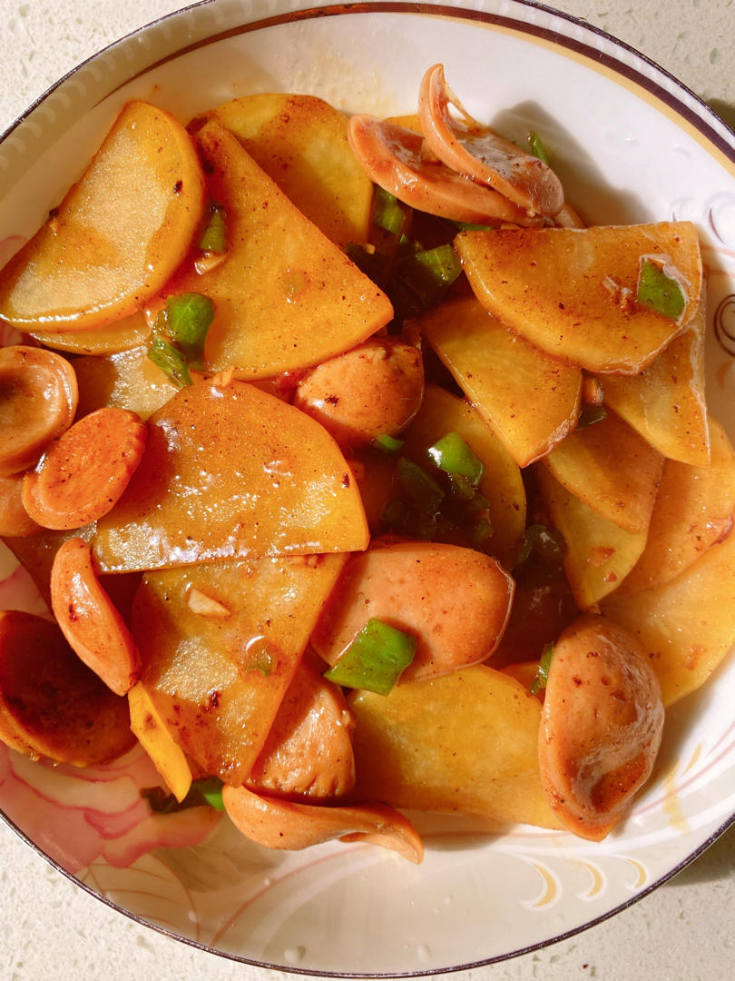 经典下饭神器———青椒火腿炒土豆片