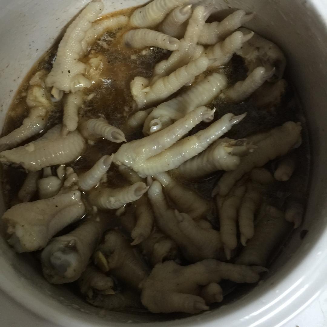 酸辣鸡脚๑