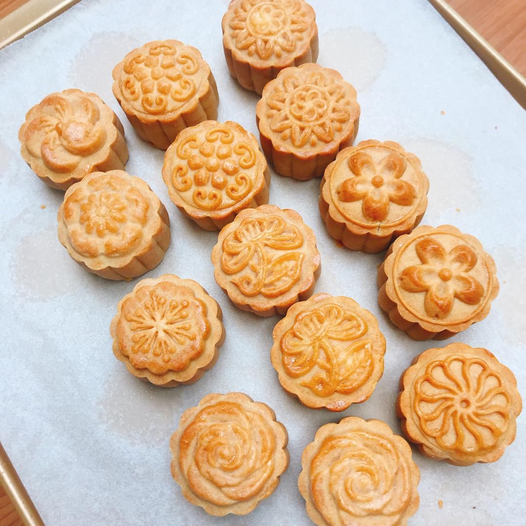 biiigblue做的芒果椰蓉月饼