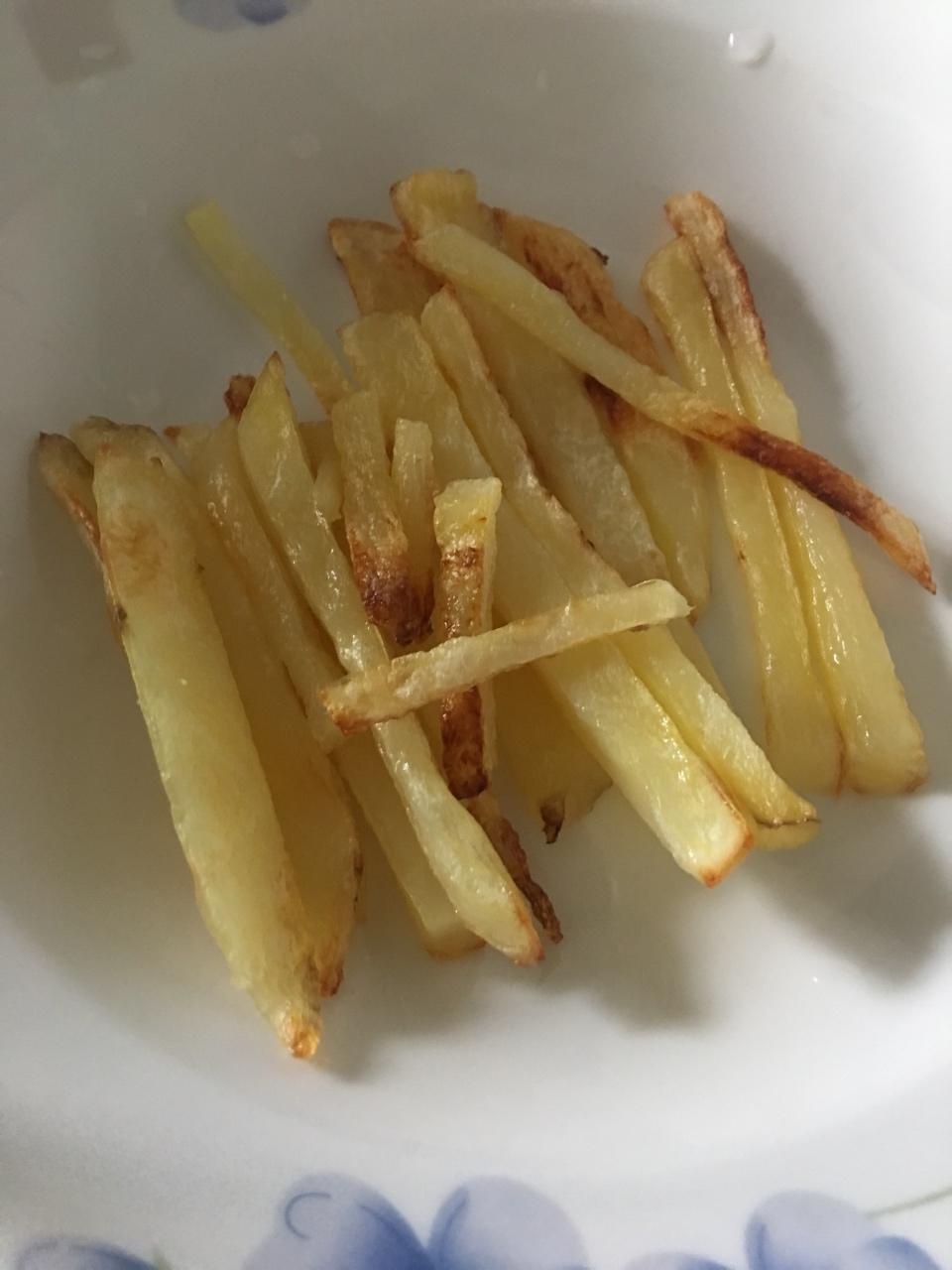 谁说孩子不能吃薯条？别人家孩子吃薯条也健康！
婴儿烤箱版薯条