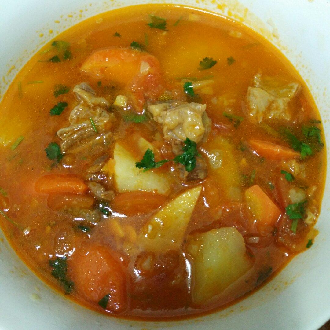 老丁的私房菜-番茄牛腩煲