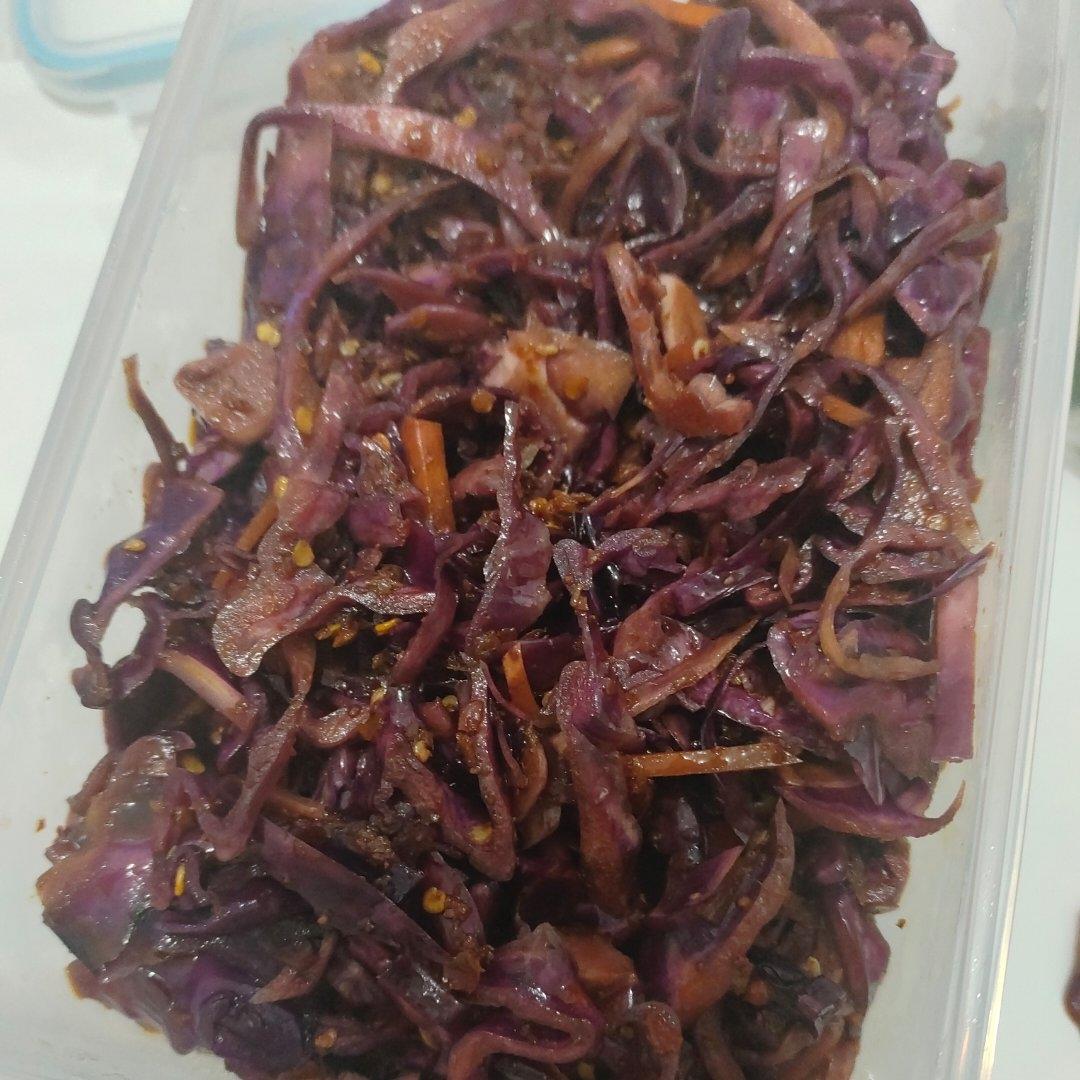 放在冷面或者臭豆腐里的甘蓝泡菜