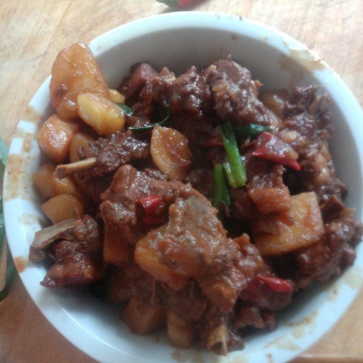土豆炖排骨