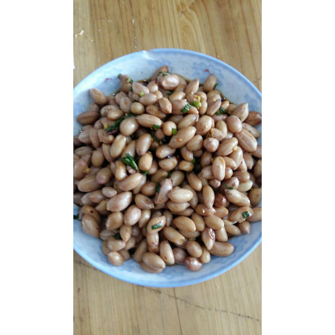 凉拌芹菜花生米胡萝卜
