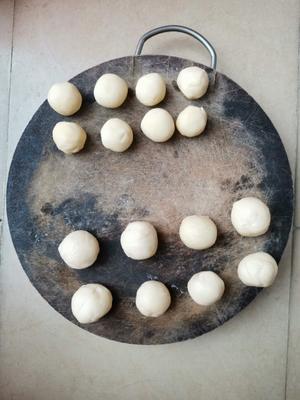 香芋蛋黄酥的做法 步骤5