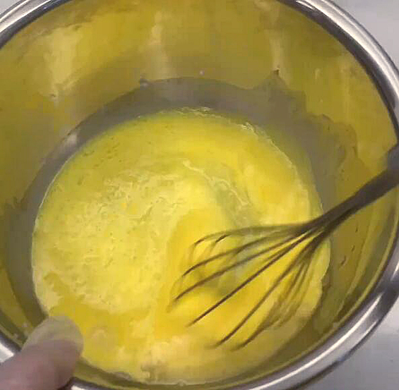 电饭煲蛋糕（分蛋海绵模式）的做法 步骤2