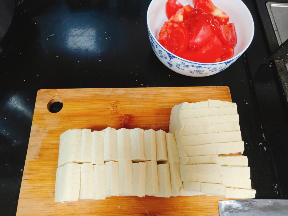 番茄豆腐女神煲的做法 步骤1