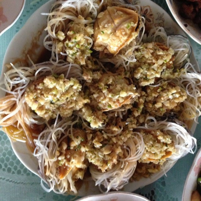 蒜蓉粉丝蒸鲍鱼