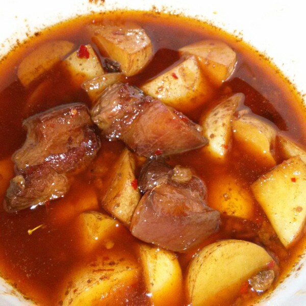 土豆红烧肉