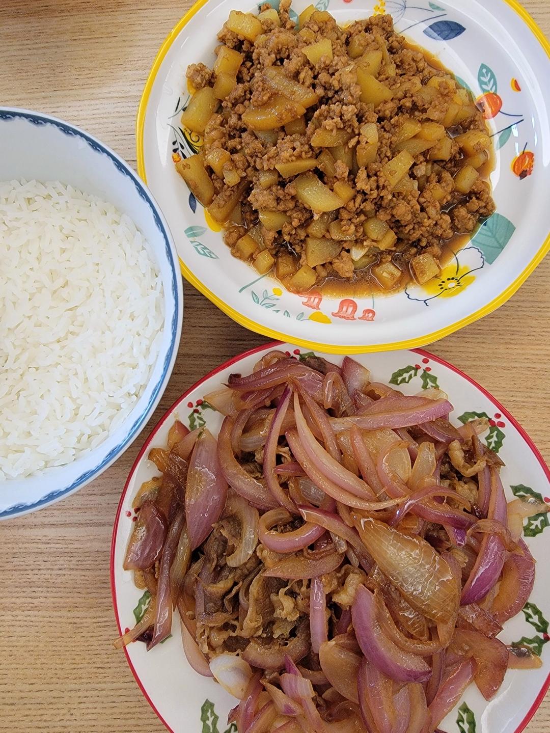 肉末土豆浇饭