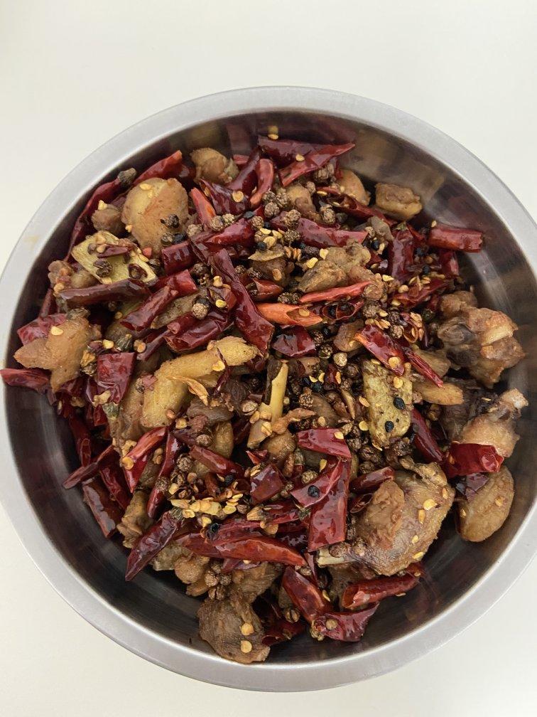 超简单的辣子鸡丁 麻辣香吃不够
