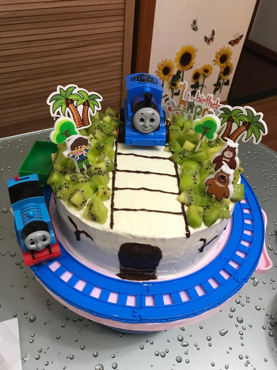 托马斯场景蛋糕