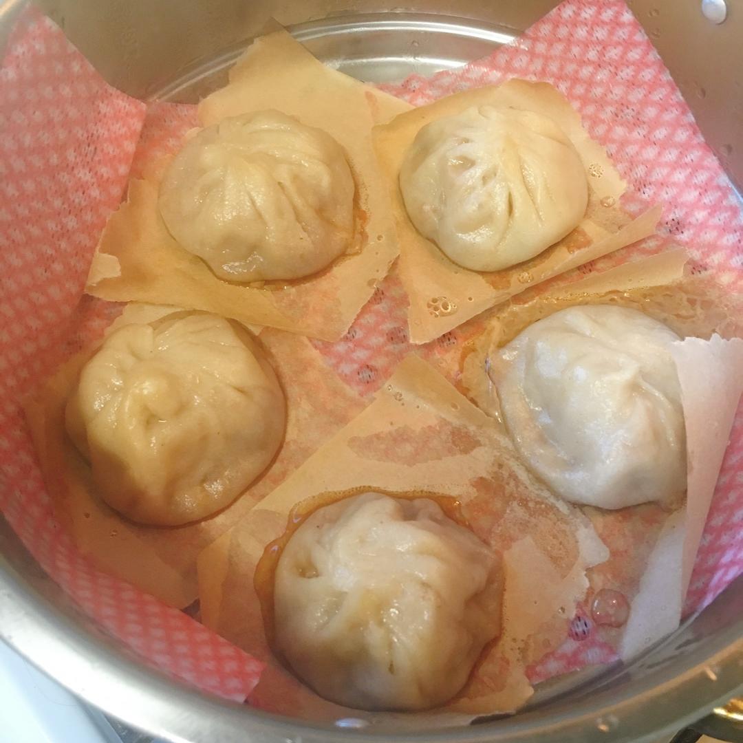 灌汤小笼包