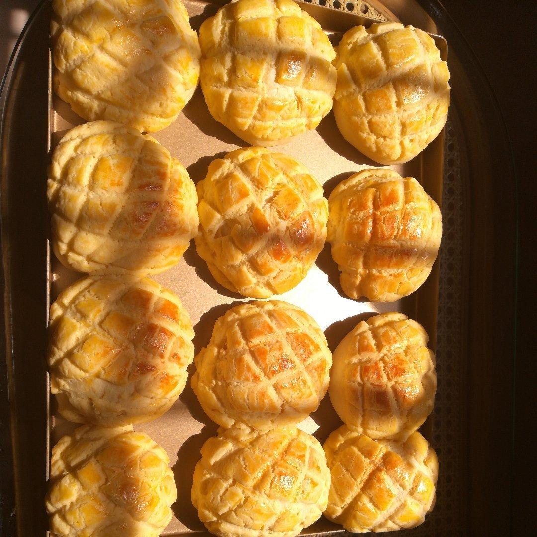 好吃到炸裂的港式菠萝包（附带制作酥皮的小视频）