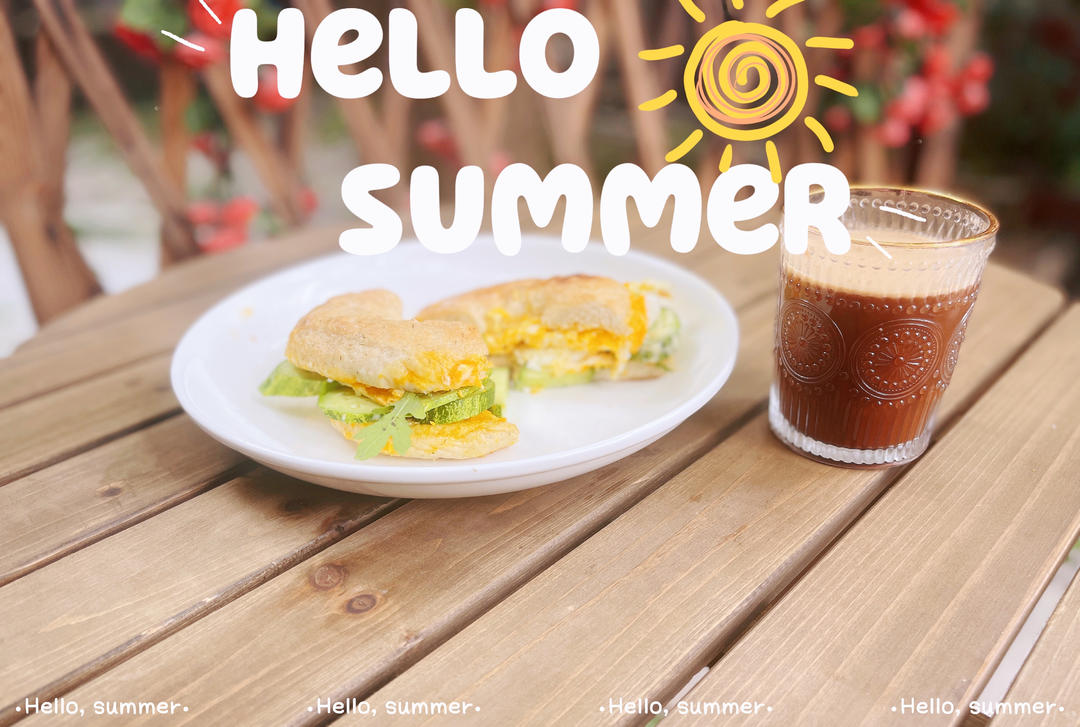 鸡蛋黄瓜贝果三明治