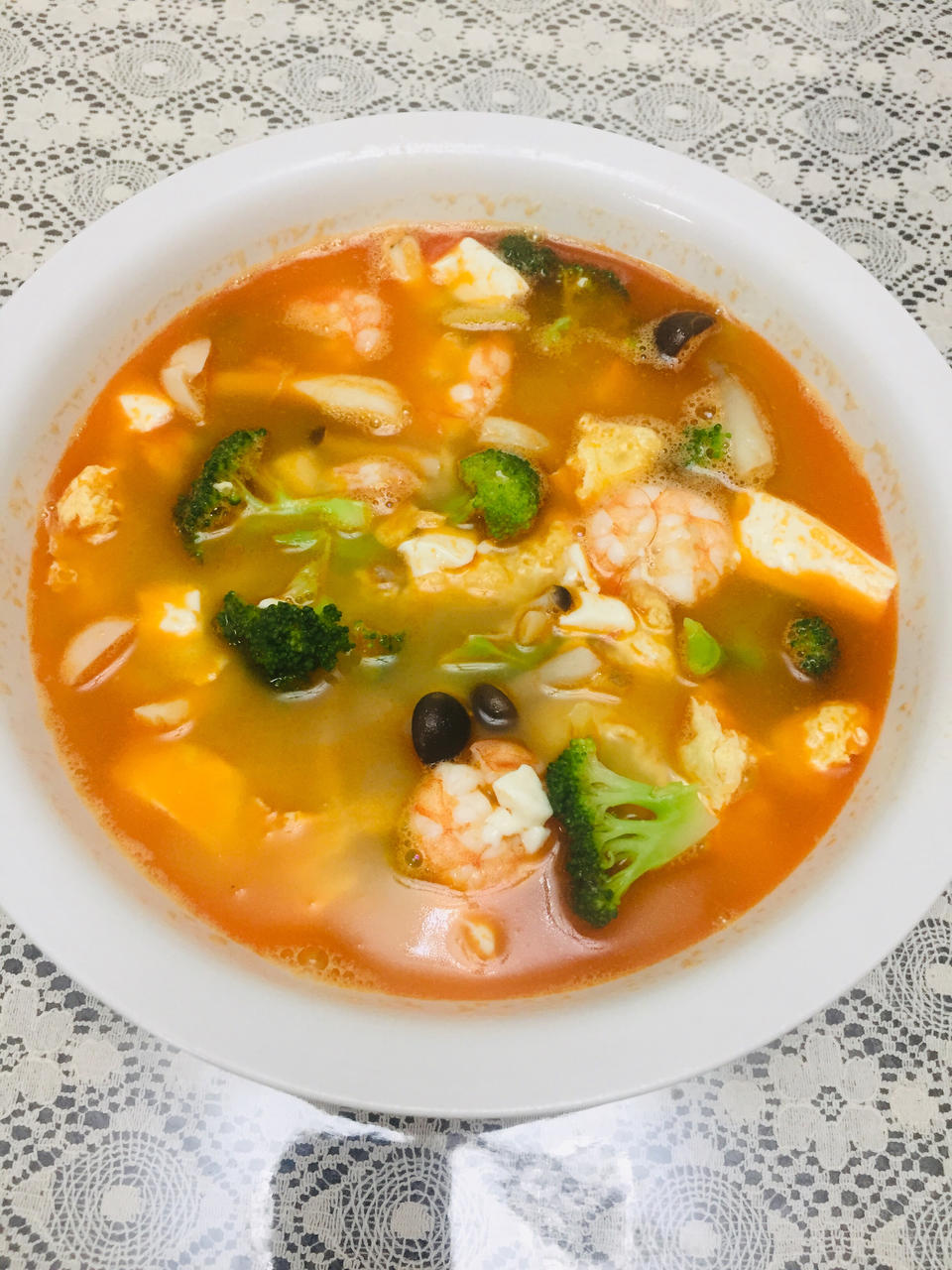 豆腐鲜虾菇菌汤